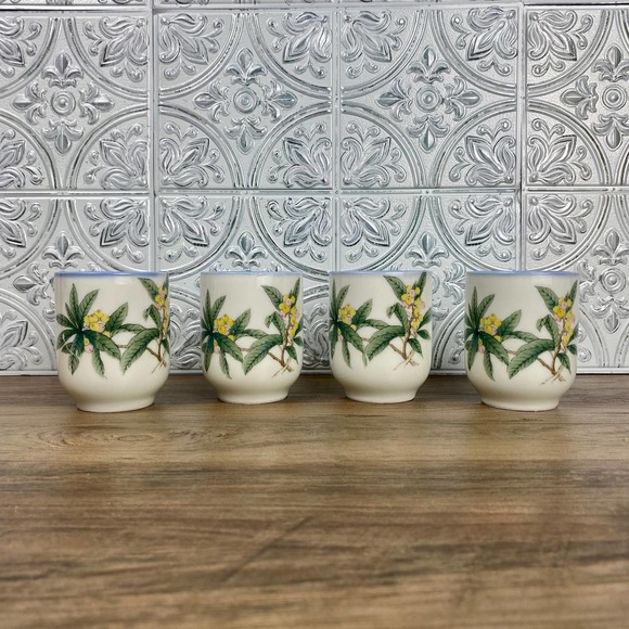 Vintage Japanese Tea Cups, Set of 4, Asian Floral, Saki Cups, Handleless Mugs - Picture 3 of 10